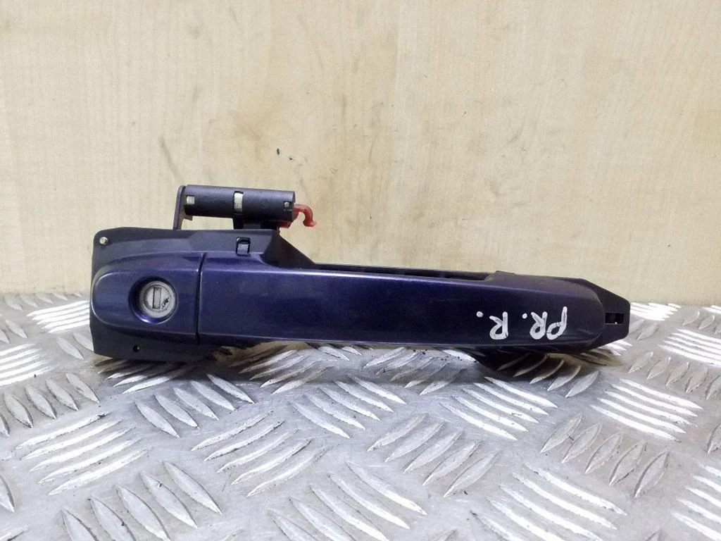 Front door exterior handle – right