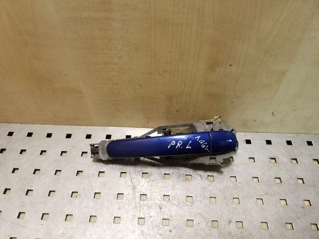Esiukse välimine käepide 3B0837885
