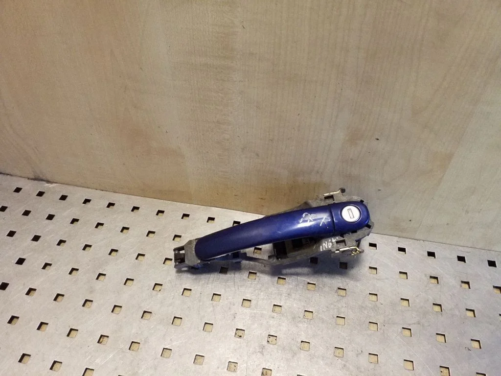 Esiukse välimine käepide 3B0837885