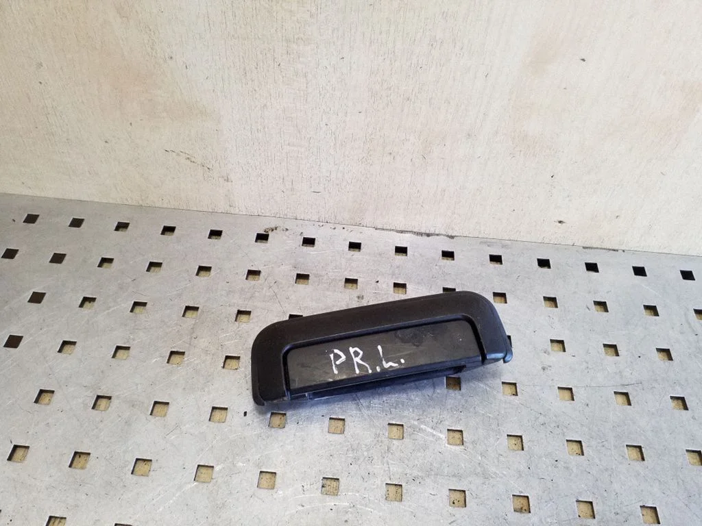 Front door exterior handle – left