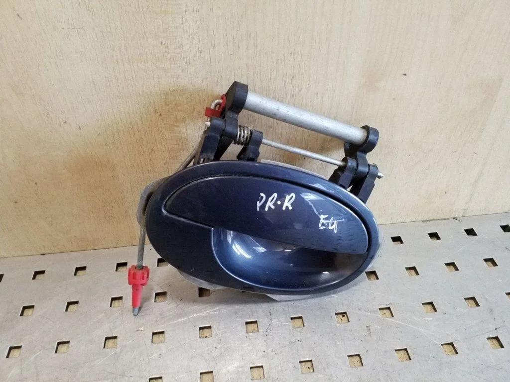 Esiukse välimine käepide 8048604