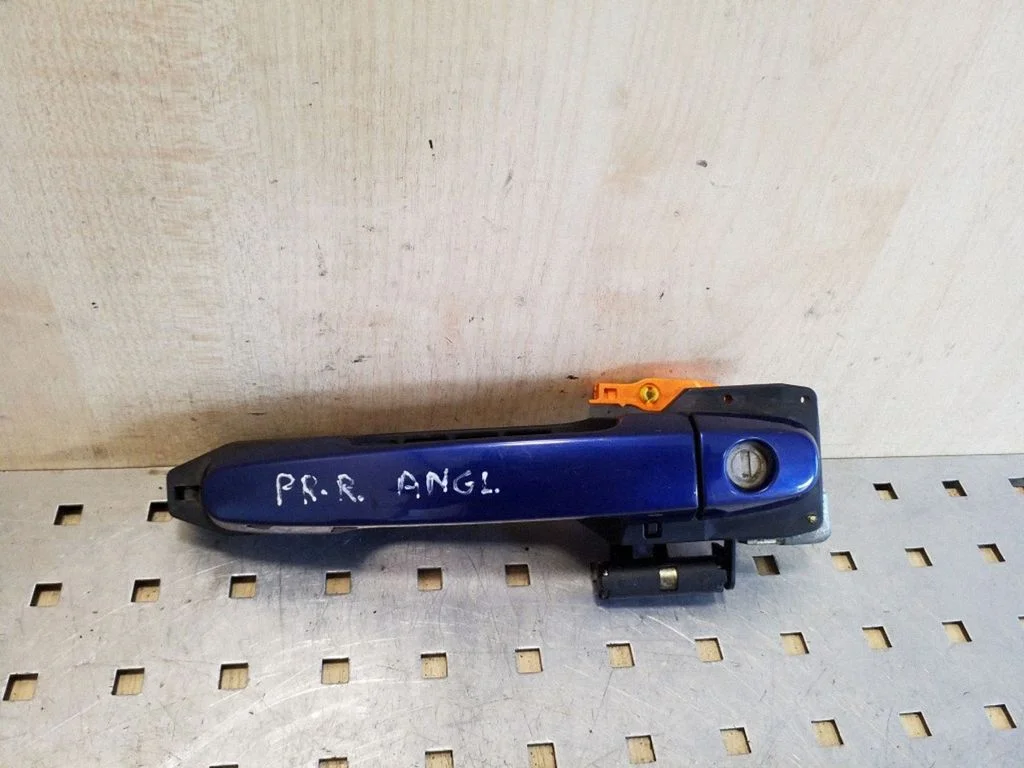 Front door exterior handle – right