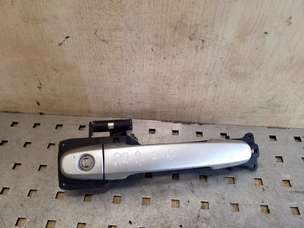 Front door exterior handle – right