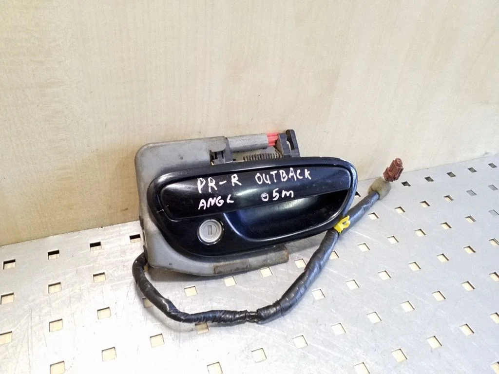 Front door exterior handle – right