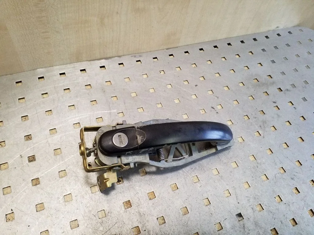 Front door exterior handle 7H0897886B