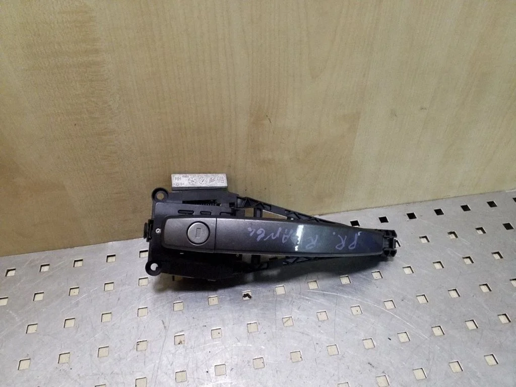 Front door exterior handle 14096401RH