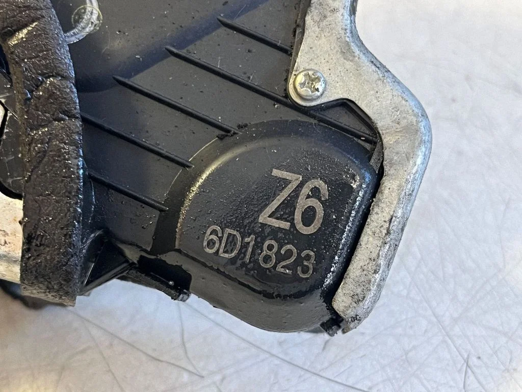 Front door lock 6D1823