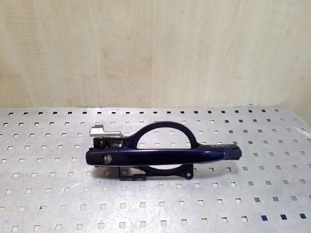 Front door exterior handle – right
