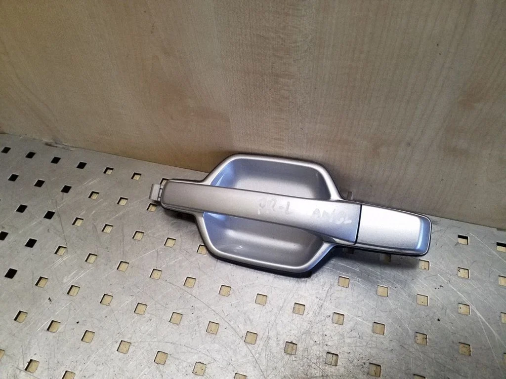 Front door exterior handle MR556247