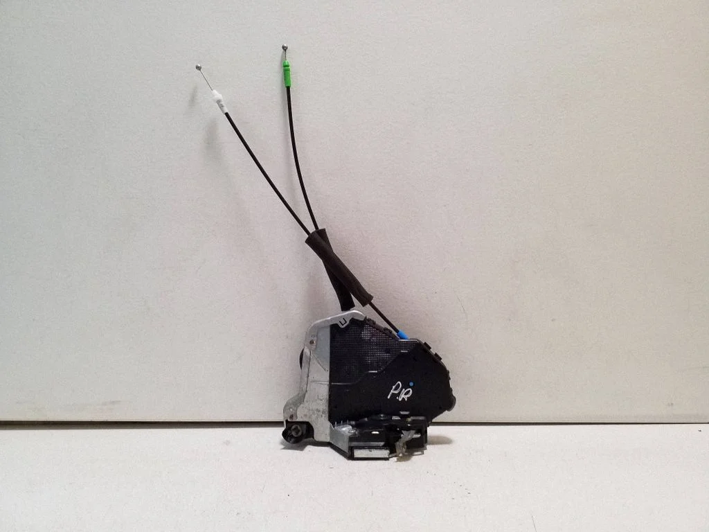 Front door lock 0J1305
