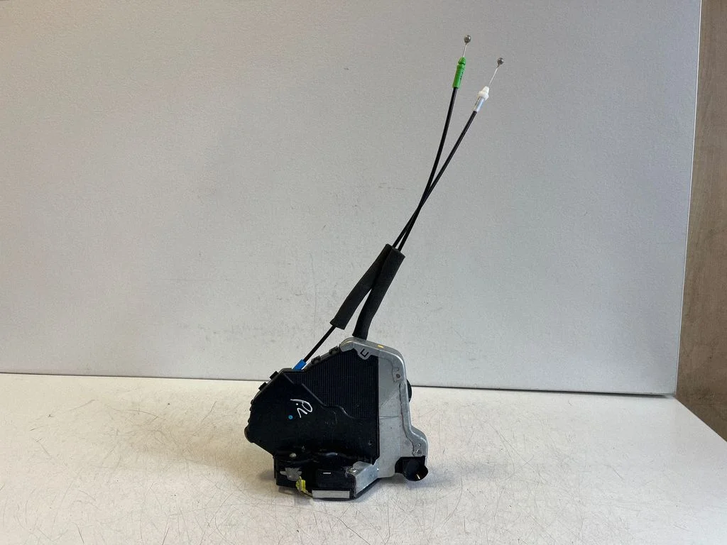 Front door lock 0J1306