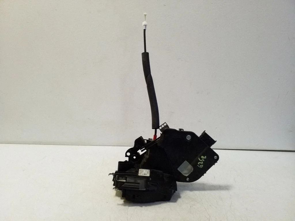 Priekšējo durvju slēdzene FK72203A28AE