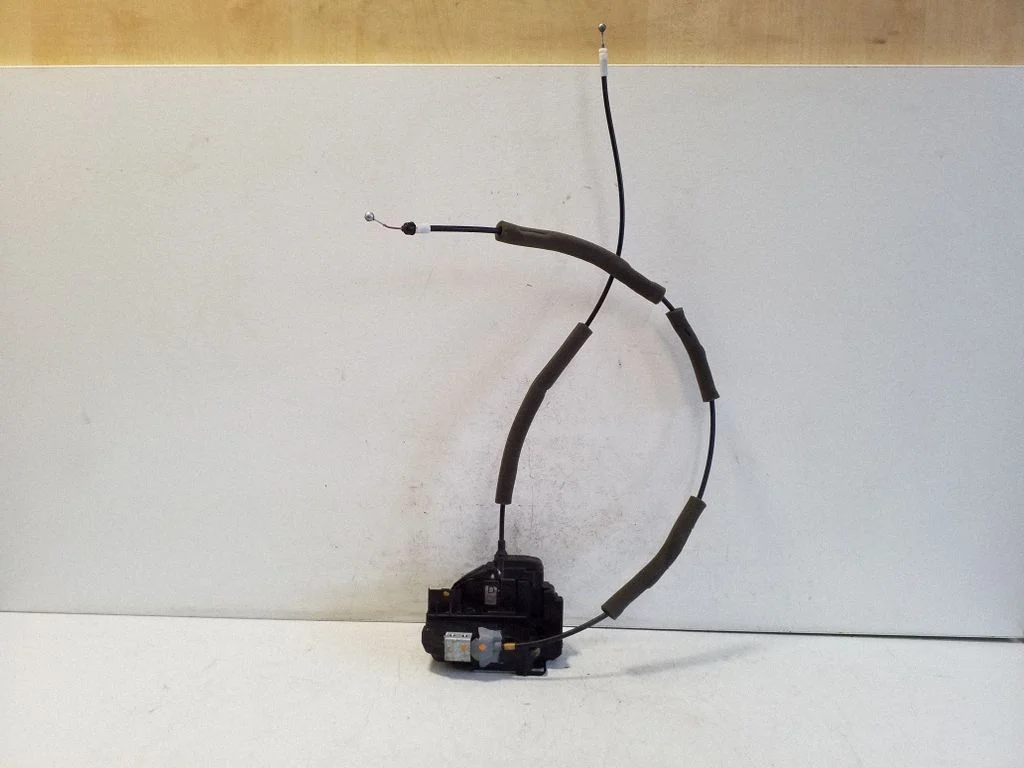 Esiukse lukk – Nissan Leaf I (ZE0) (2010-2017)