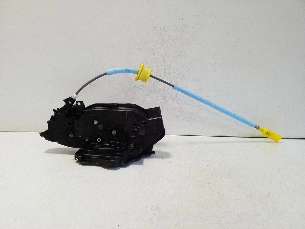 Front door lock 7445051