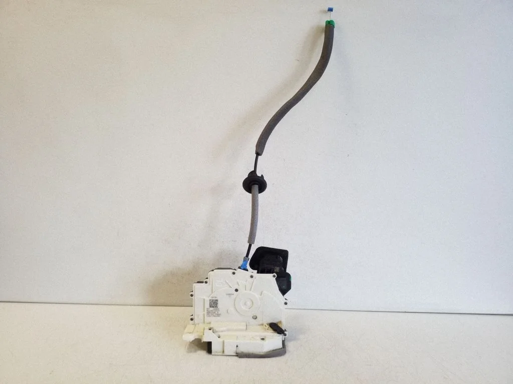 Front door lock 4K2837015H