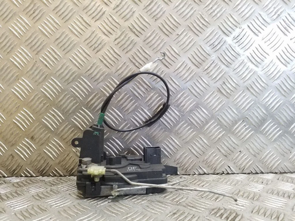 Front door lock 13210748