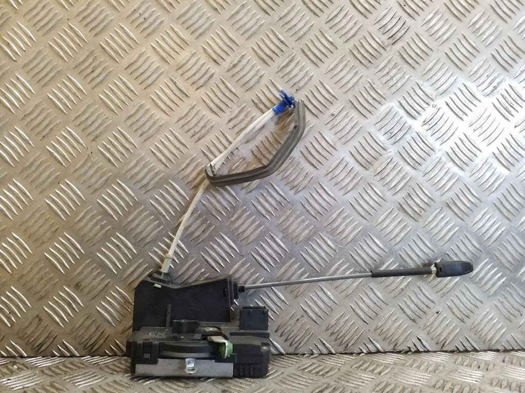 Front door lock 2444415