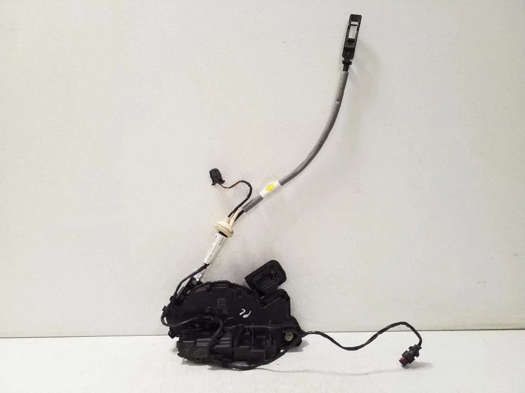 Front door lock 5TB837015A