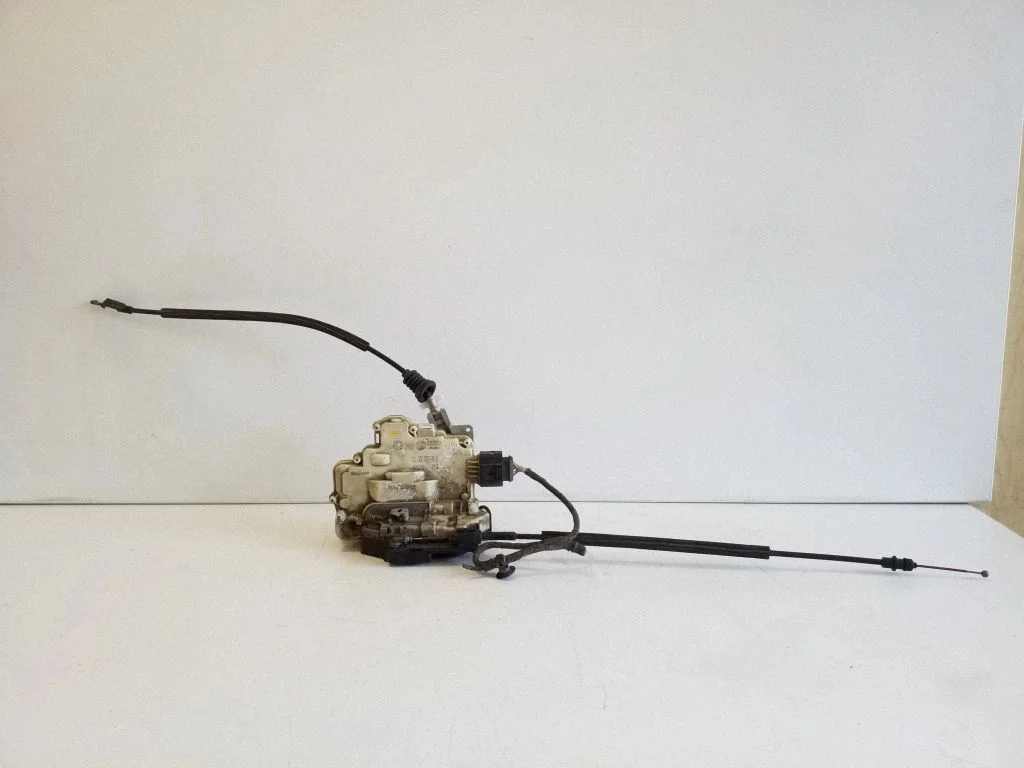 Front door lock – Volkswagen Passat B6 (2005-2010)