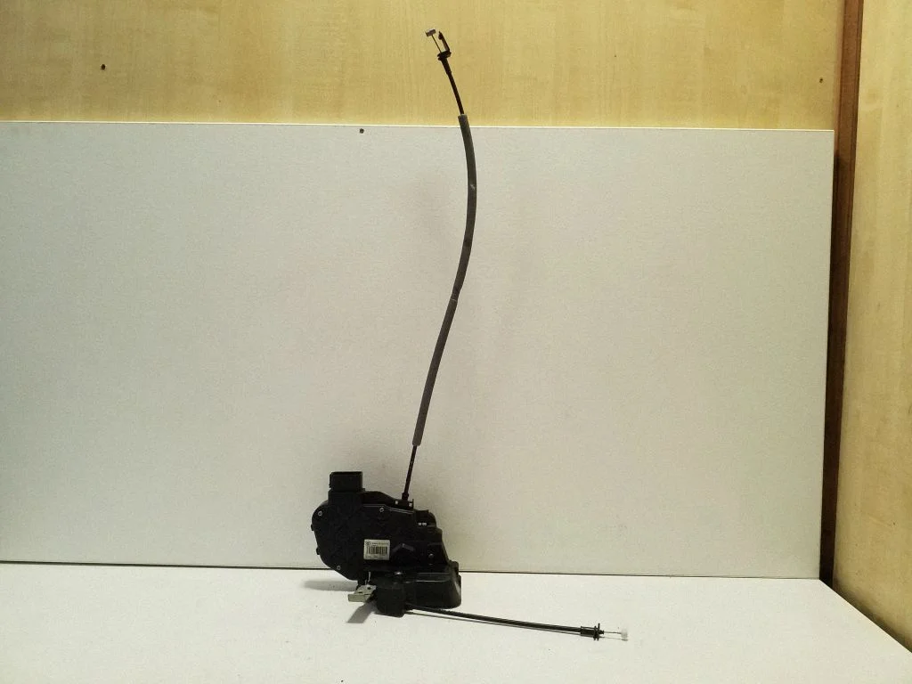 Priekšējo durvju slēdzene – Ford S-MAX (2006-2015)