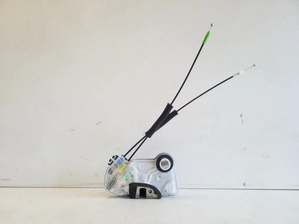 Front door lock – front right