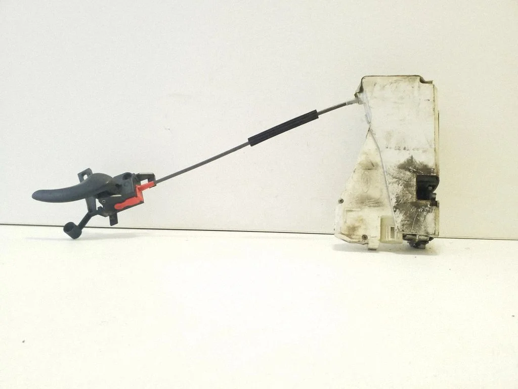 Front door lock 7M1837012