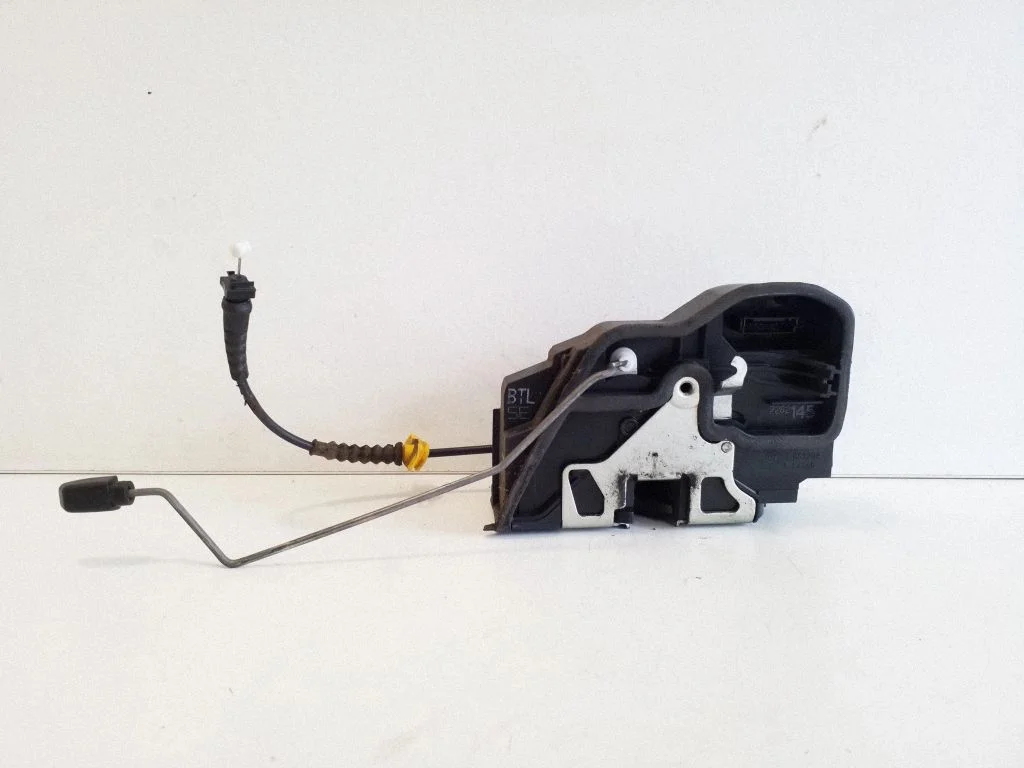 Front door lock 7202145