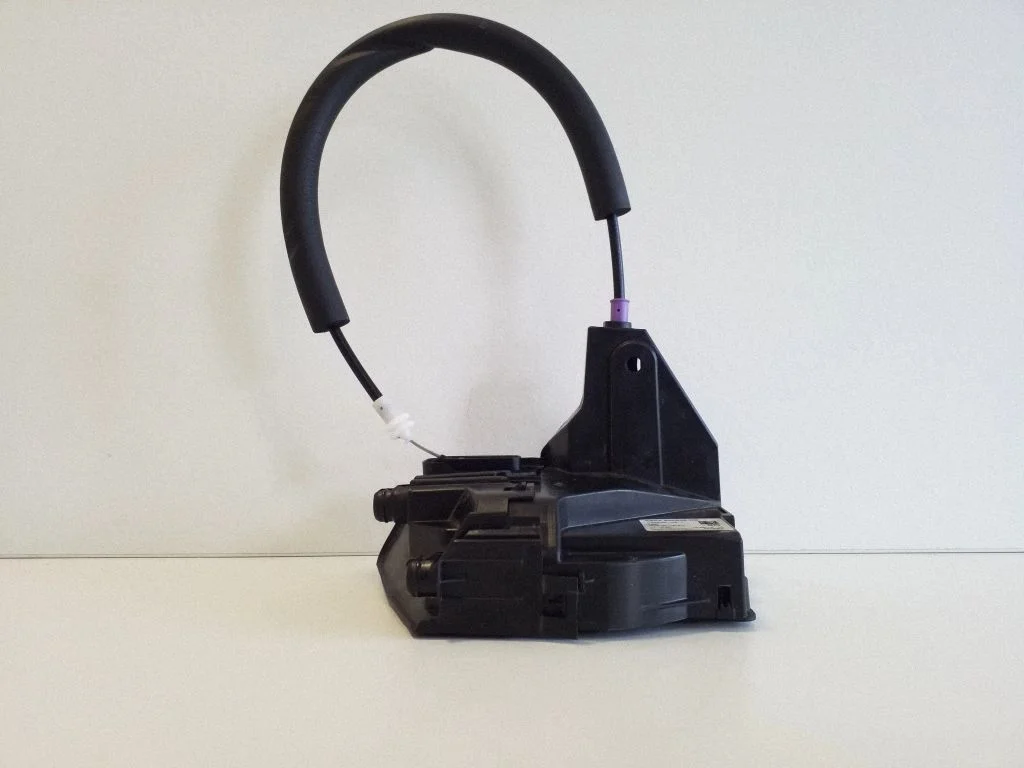Esiukse lukk K8D2203A28DD