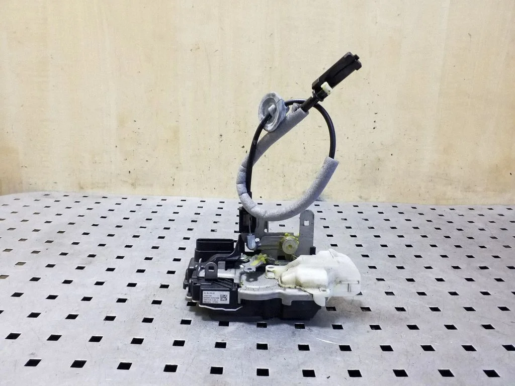 Front door lock 31301426