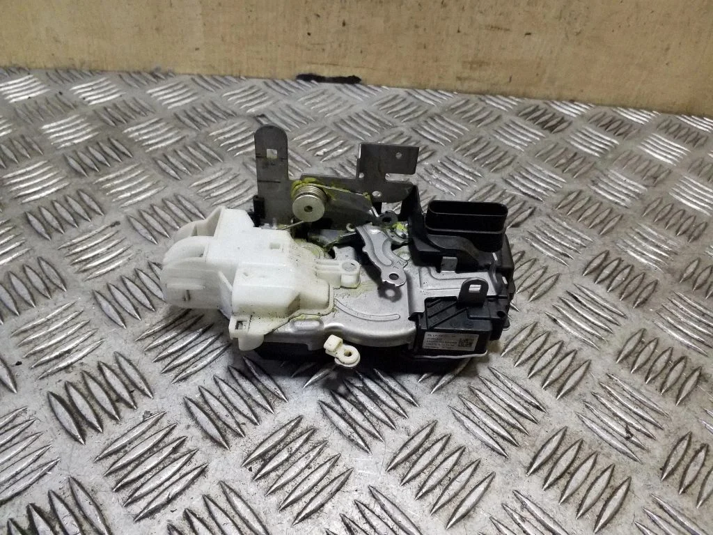 Front door lock 31301425