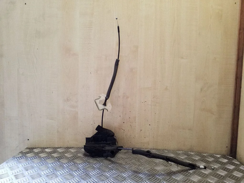 Front door lock – Nissan Qashqai (2010-2014)