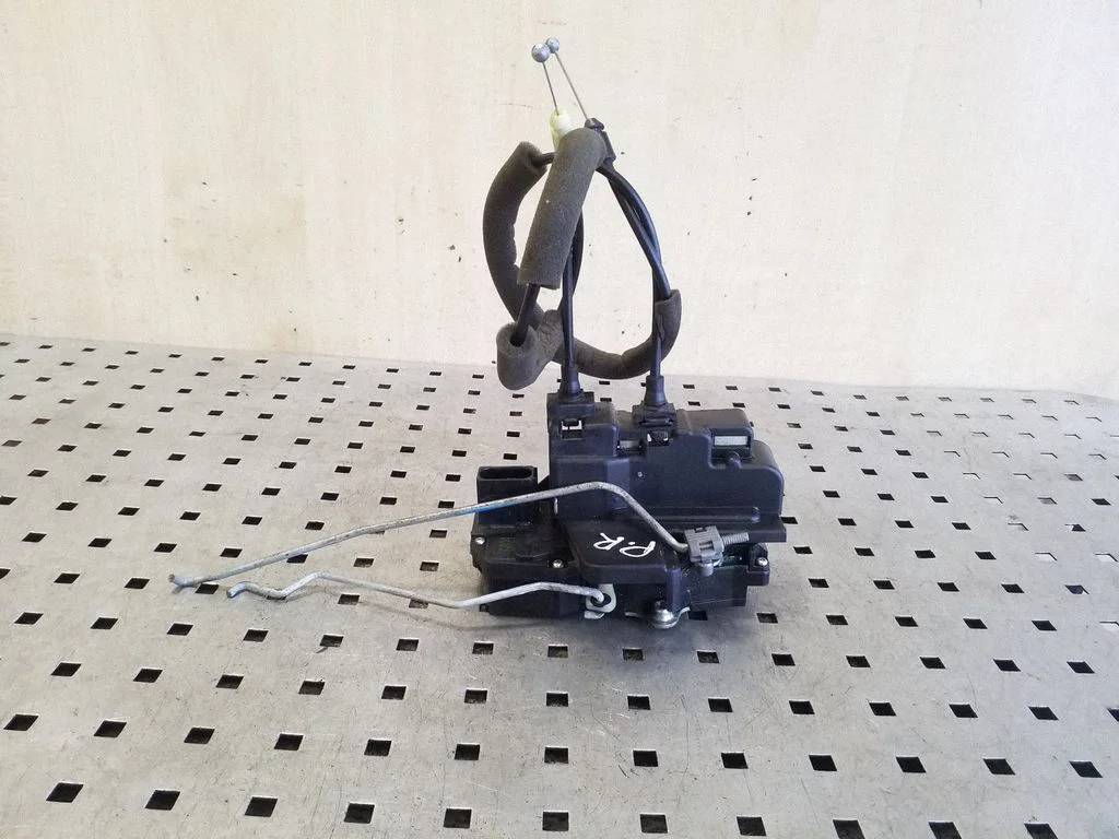 Front door lock A081876