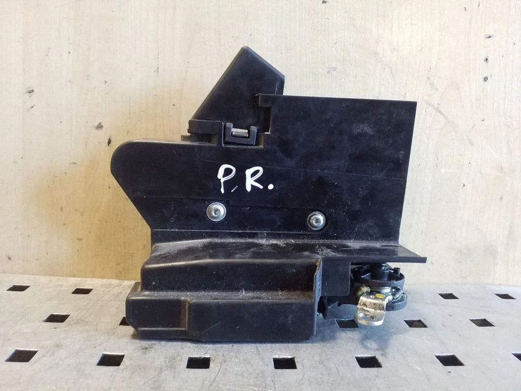 Front door lock – right
