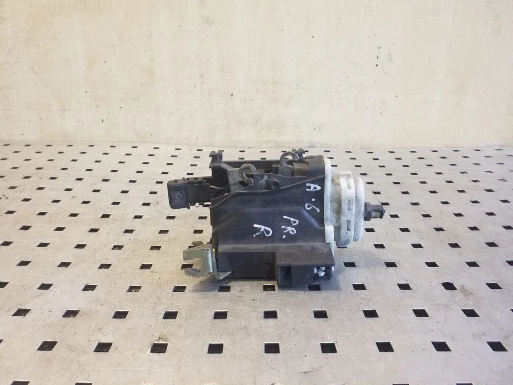 Front door lock 4A1837016D