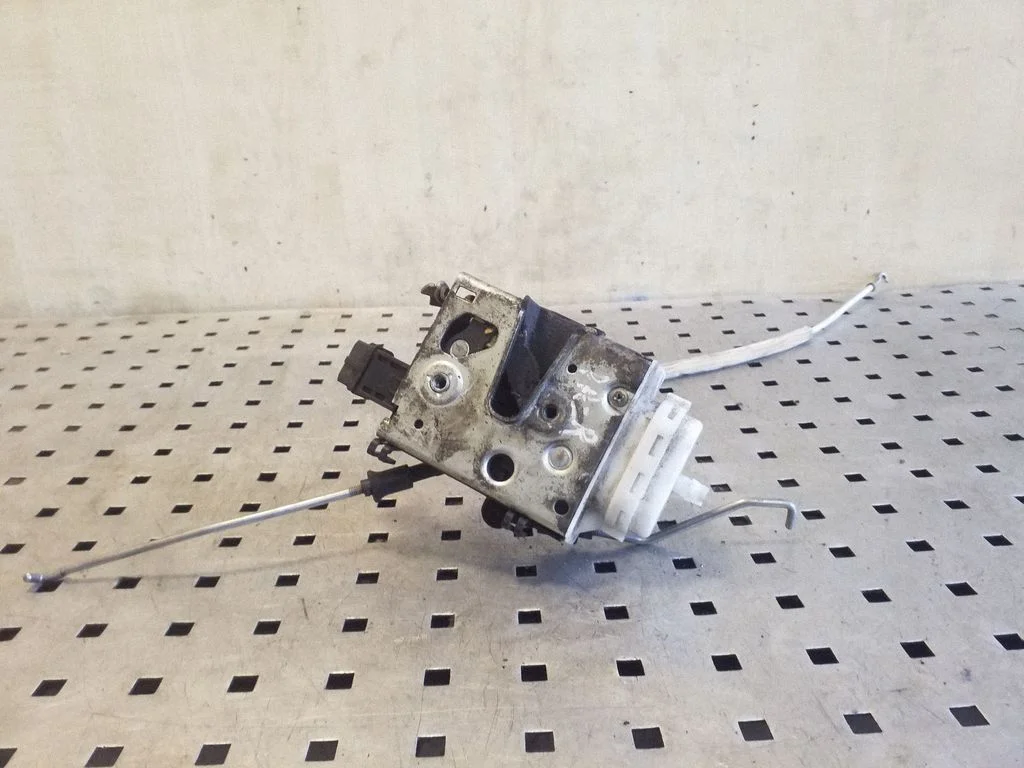 Front door lock 4A1837016D