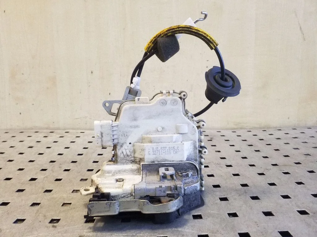 Front door lock 8J2837015C