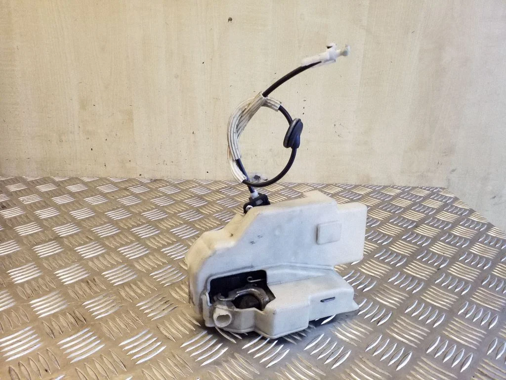 Front door lock 3D2837016J