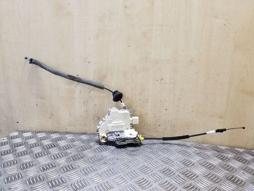 Front door lock 8J2837016C