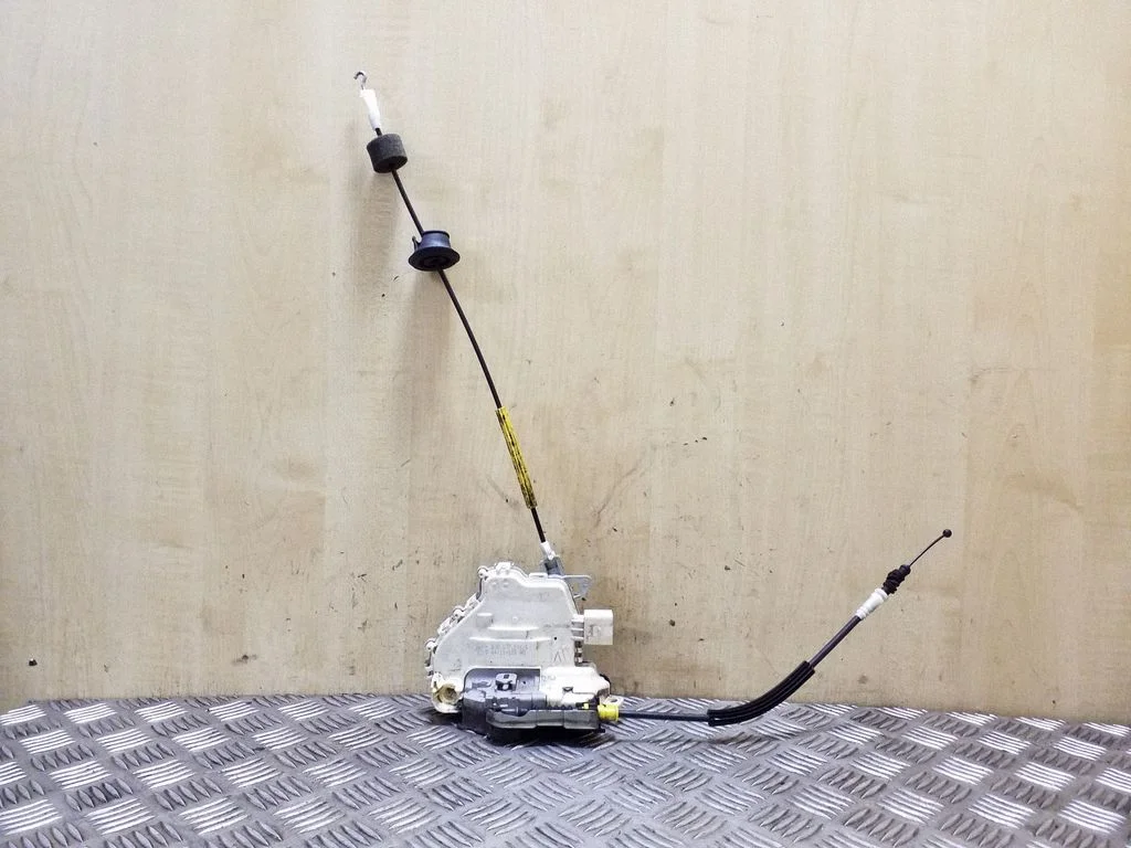 Front door lock 8J2837016C