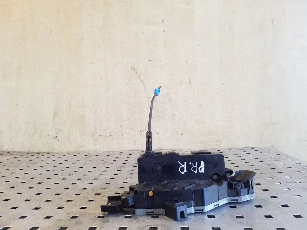 Front door lock 24095158