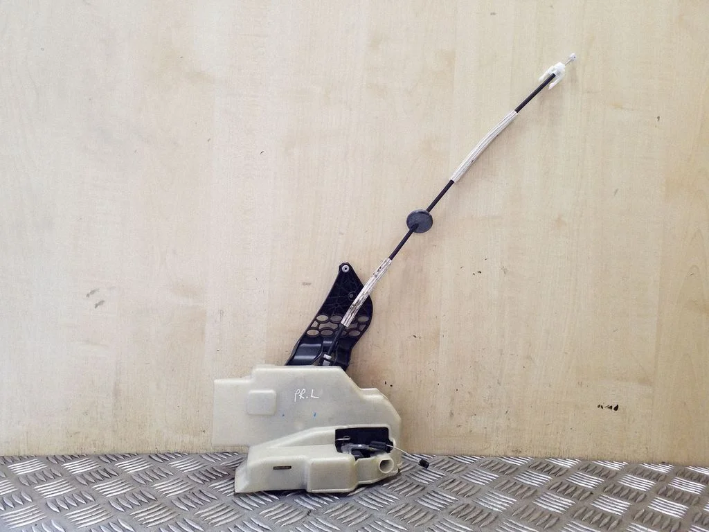 Front door lock 3D2837015K