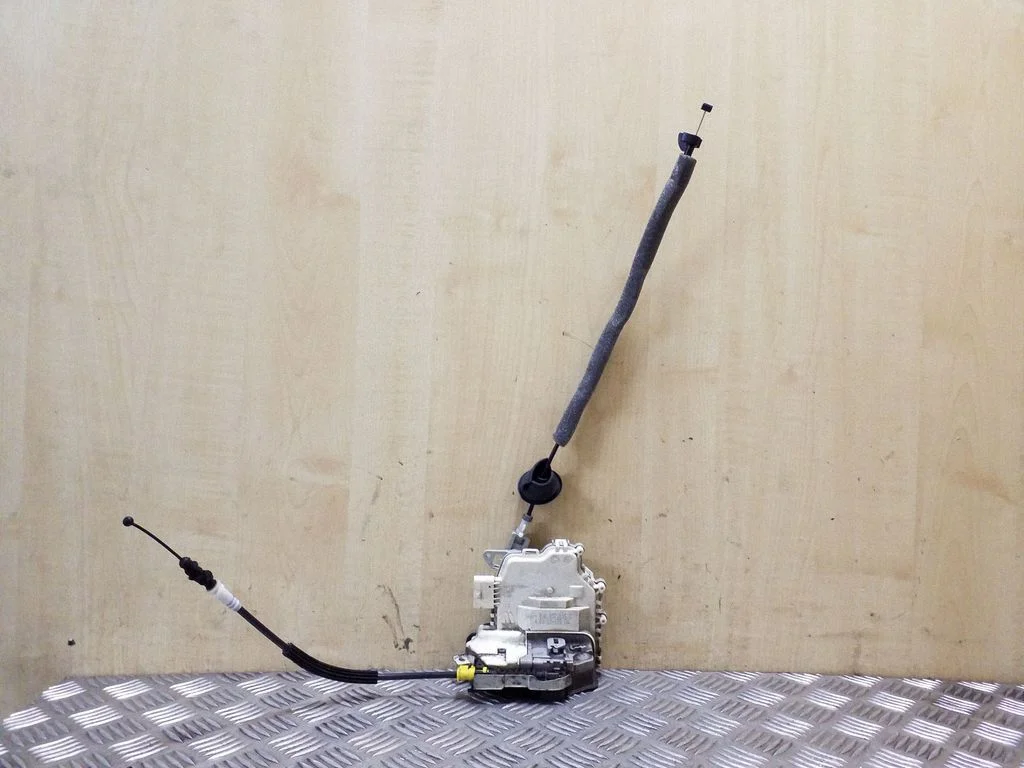 Front door lock 8J2837015C