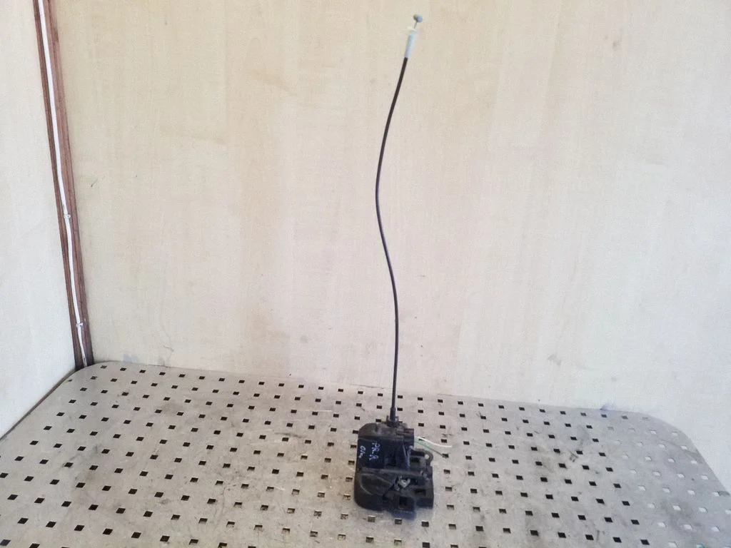 Front door lock – right