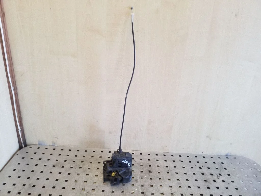 Front door lock – left