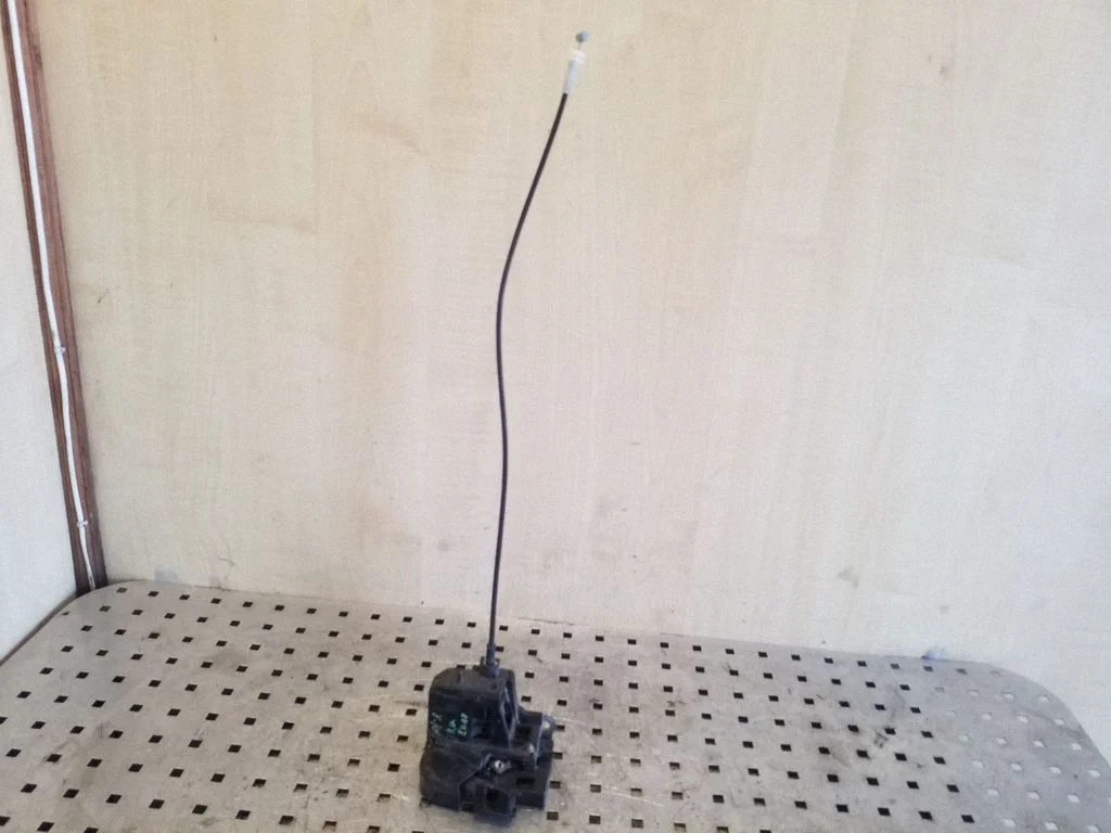 Front door lock – right