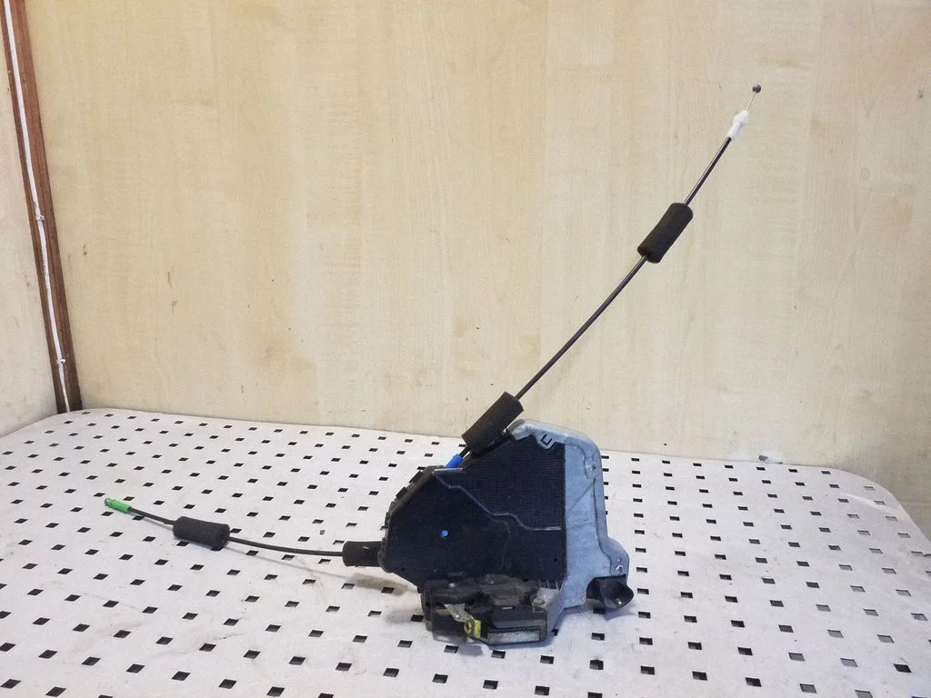 Front door lock 6F0116