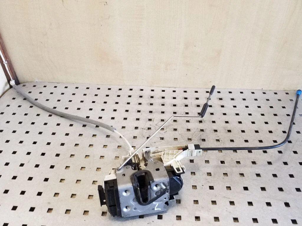 Front door lock – Volkswagen Crafter (2006-2016)