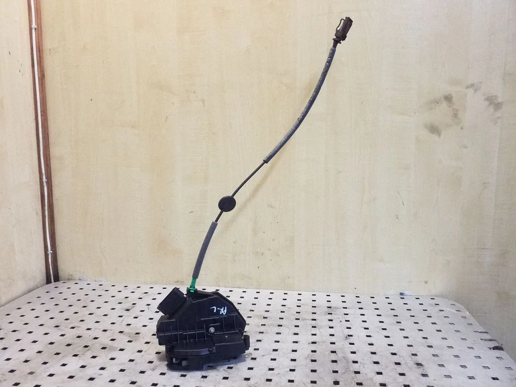 Front door lock 921763106