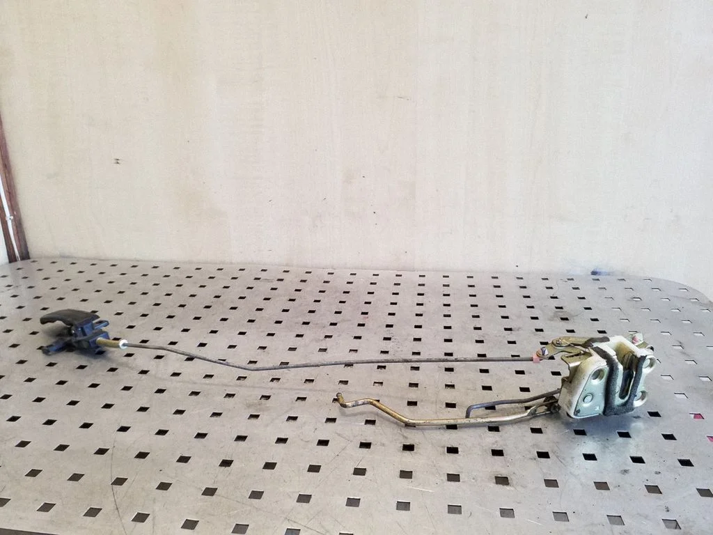Front door lock – left