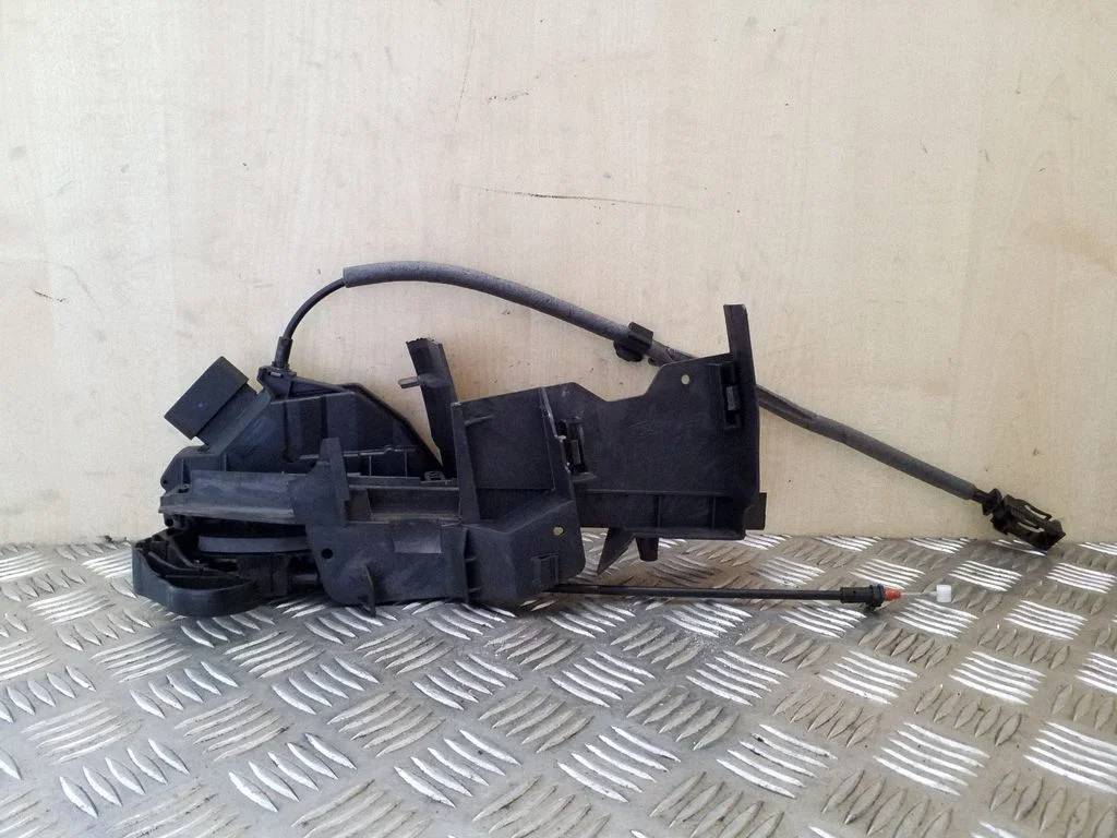 Front door lock BM5AA21813DB